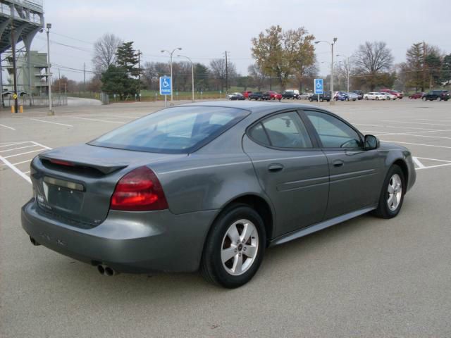 Pontiac Grand Prix 2005 photo 1