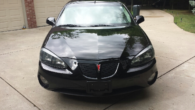 Pontiac Grand Prix 2005 photo 1