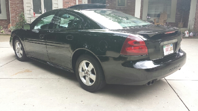 Pontiac Grand Prix 2005 photo 3