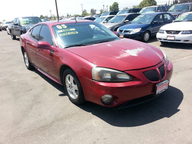 Pontiac Grand Prix 2005 photo 2