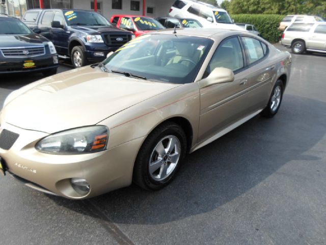 Pontiac Grand Prix 2005 photo 1