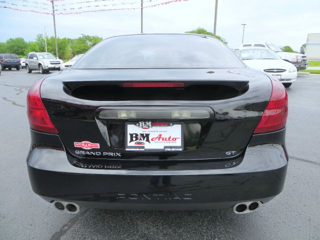 Pontiac Grand Prix 2005 photo 18