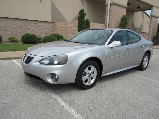 Pontiac Grand Prix 2006 photo 2