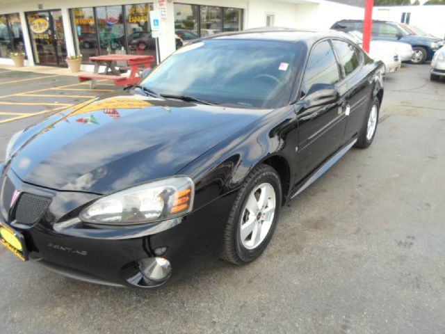 Pontiac Grand Prix 2006 photo 2