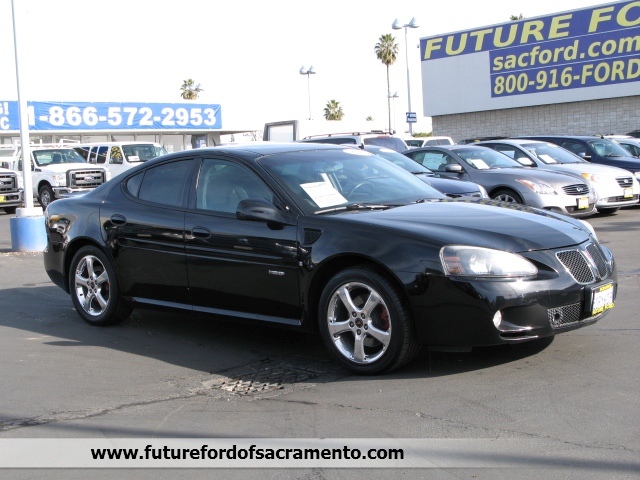 Pontiac Grand Prix 2006 photo 2