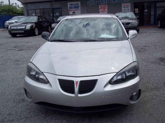 Pontiac Grand Prix 2006 photo 2