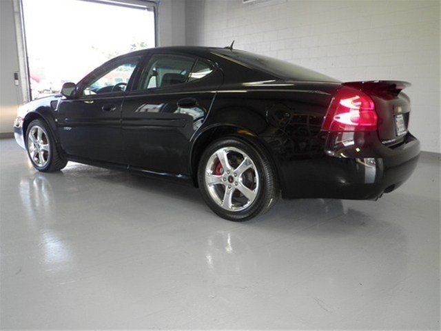 Pontiac Grand Prix 2006 photo 2