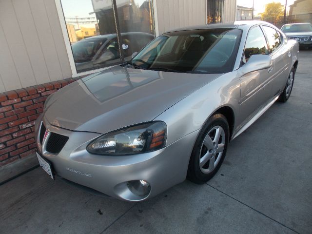 Pontiac Grand Prix 2006 photo 1