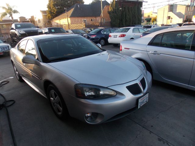 Pontiac Grand Prix 2006 photo 2