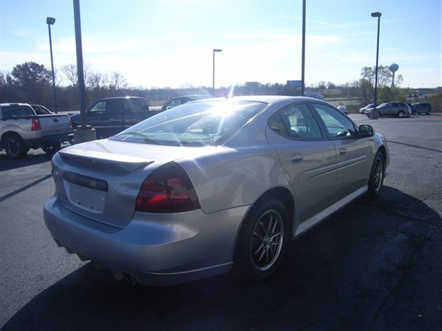 Pontiac Grand Prix 2006 photo 5