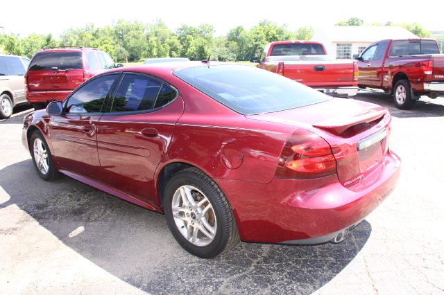 Pontiac Grand Prix 2006 photo 1