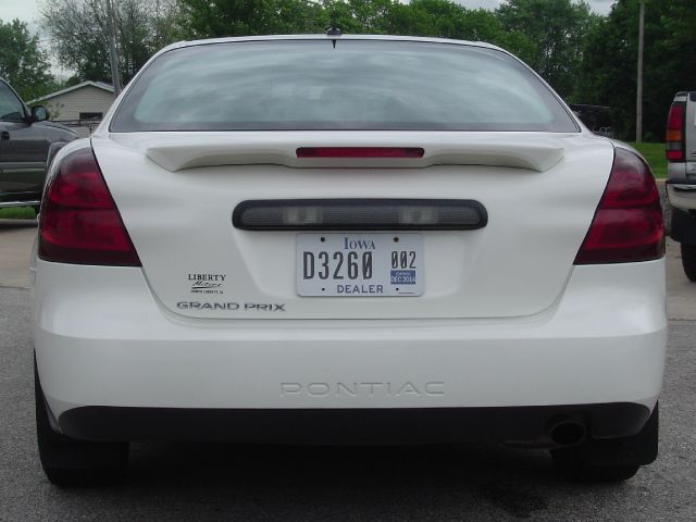 Pontiac Grand Prix 2006 photo 4