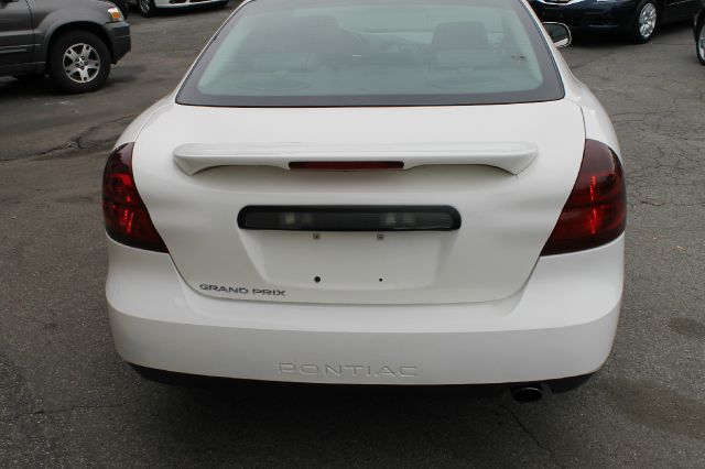 Pontiac Grand Prix 2006 photo 1