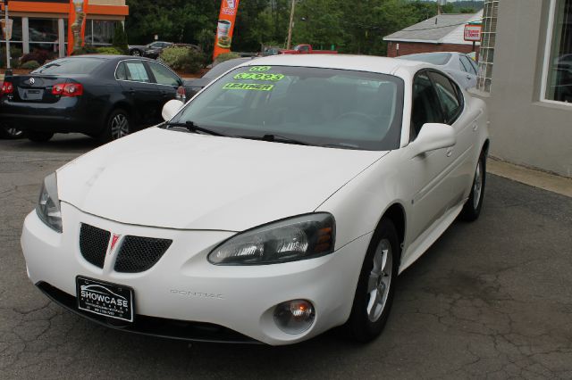 Pontiac Grand Prix 2006 photo 10