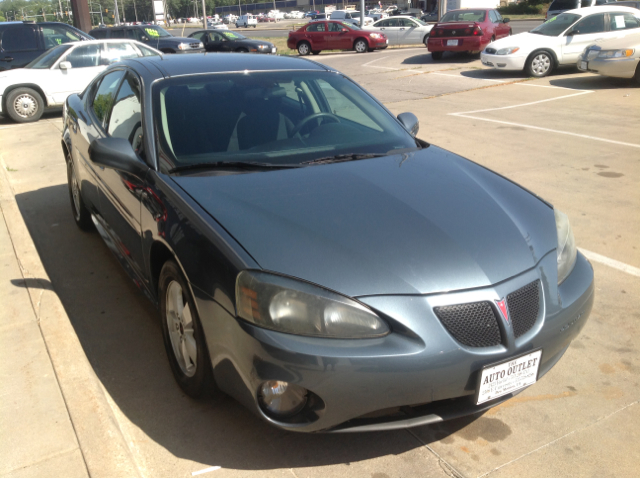 Pontiac Grand Prix 2006 photo 2