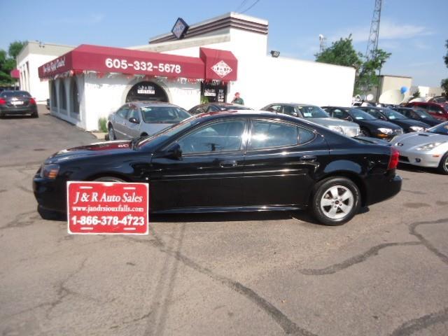 Pontiac Grand Prix 2006 photo 2