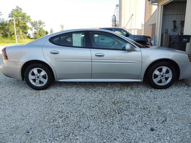 Pontiac Grand Prix 2006 photo 12