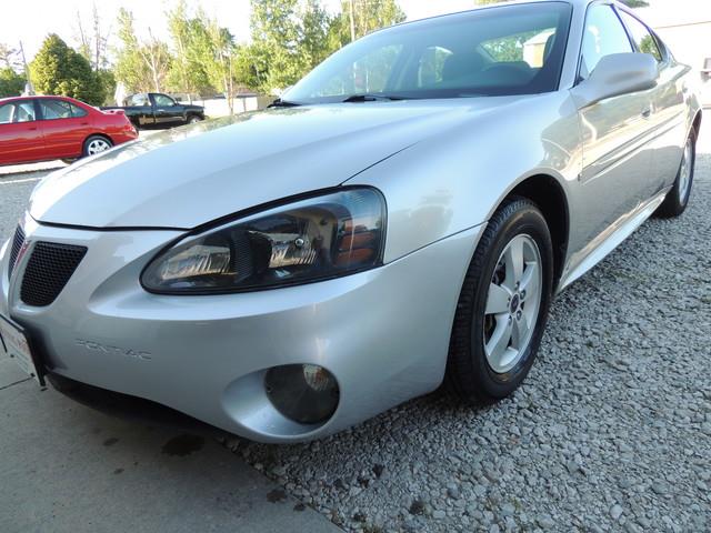 Pontiac Grand Prix 2006 photo 2