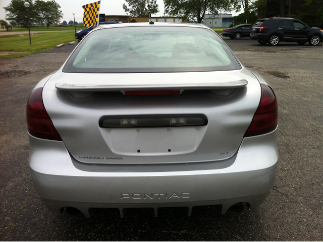 Pontiac Grand Prix 2006 photo 1