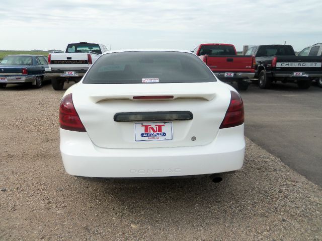 Pontiac Grand Prix 2006 photo 1