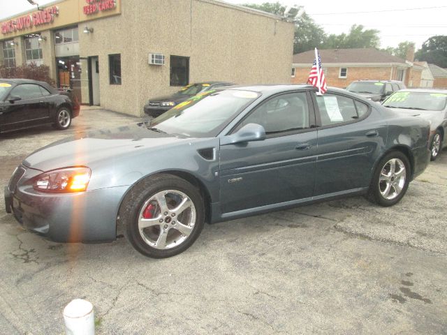 Pontiac Grand Prix 2006 photo 2