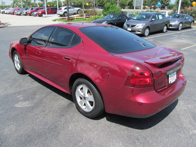 Pontiac Grand Prix 2006 photo 4