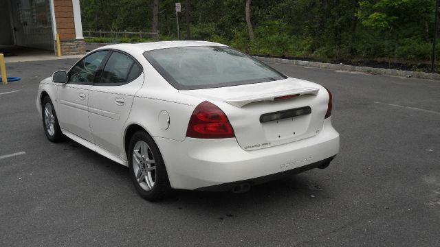 Pontiac Grand Prix 2006 photo 1