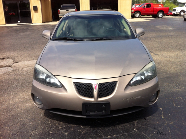 Pontiac Grand Prix 2006 photo 1