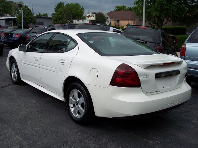 Pontiac Grand Prix 2006 photo 1