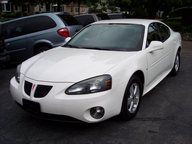 Pontiac Grand Prix 2006 photo 11