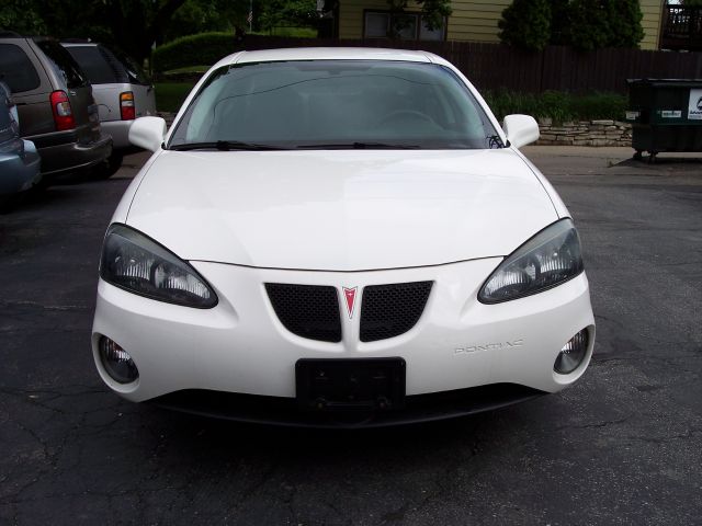 Pontiac Grand Prix 2006 photo 13