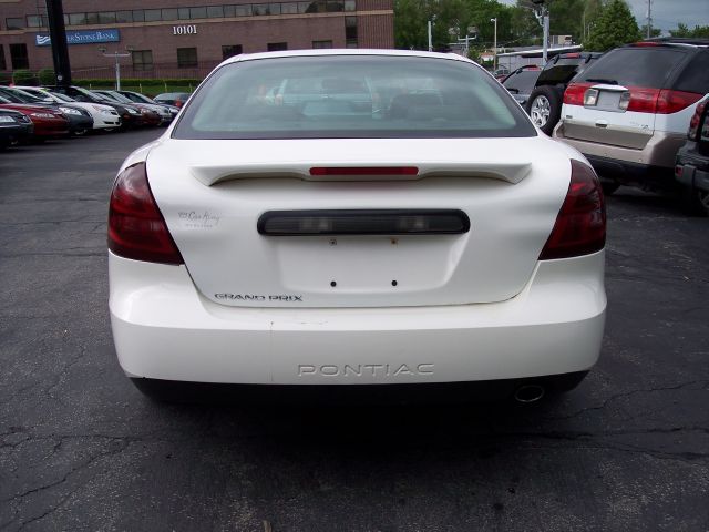 Pontiac Grand Prix 2006 photo 4