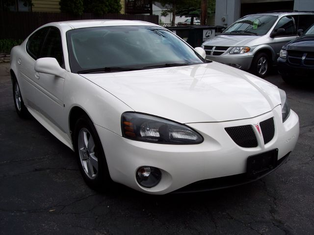 Pontiac Grand Prix 2006 photo 7