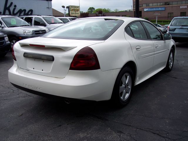 Pontiac Grand Prix 2006 photo 8