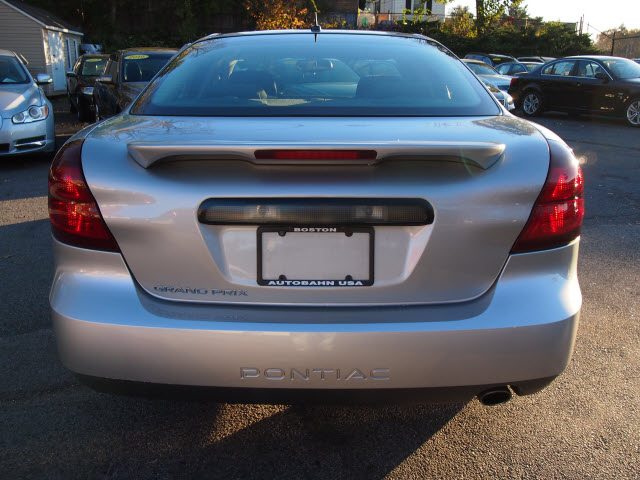 Pontiac Grand Prix 2006 photo 2