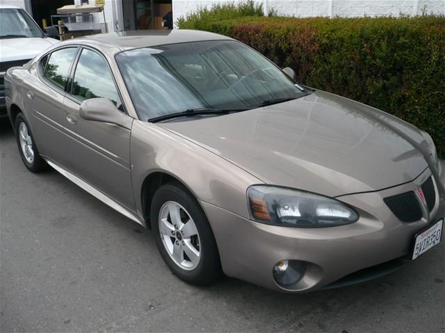 Pontiac Grand Prix 2006 photo 1