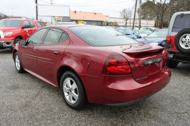 Pontiac Grand Prix 2006 photo 1