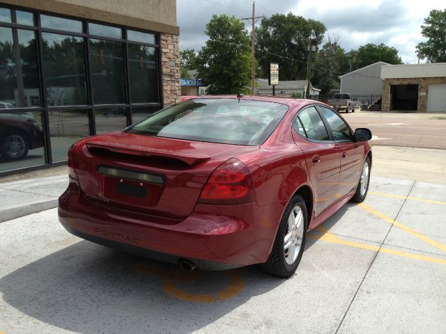 Pontiac Grand Prix 2006 photo 1