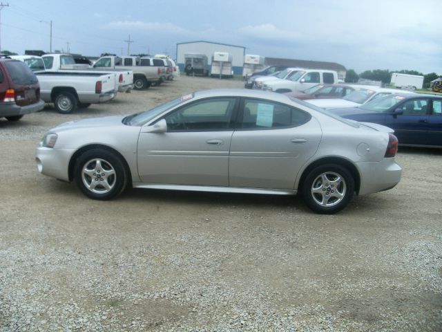 Pontiac Grand Prix 2006 photo 3