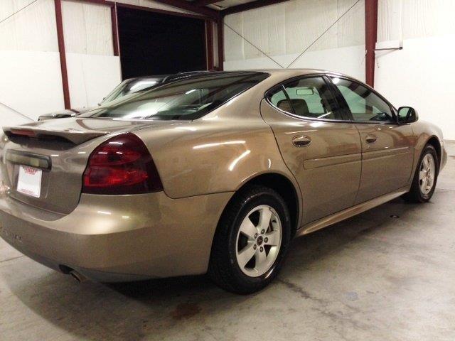 Pontiac Grand Prix Unknown Sedan