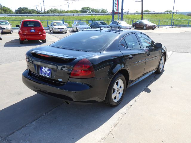 Pontiac Grand Prix Base Sedan