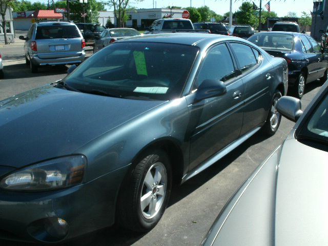 Pontiac Grand Prix Base Sedan