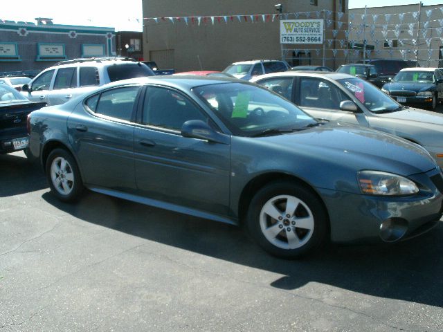 Pontiac Grand Prix 2006 photo 2