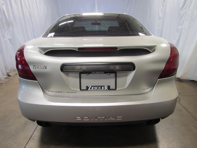 Pontiac Grand Prix 2006 photo 1