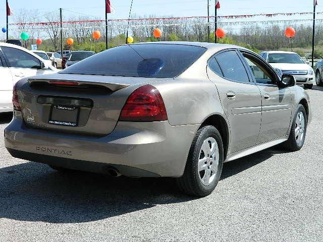 Pontiac Grand Prix 2006 photo 2