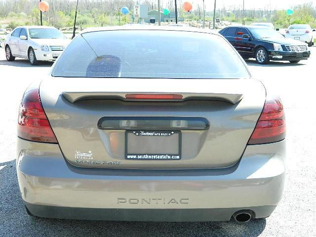 Pontiac Grand Prix 2006 photo 3