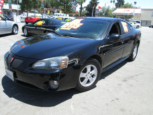 Pontiac Grand Prix 2006 photo 2