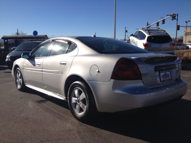 Pontiac Grand Prix 2006 photo 2