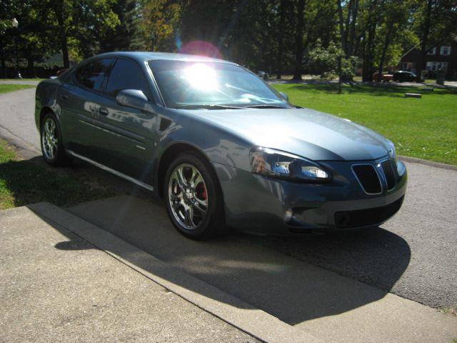 Pontiac Grand Prix 2006 photo 1