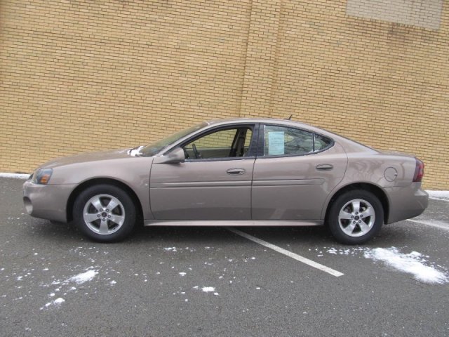 Pontiac Grand Prix 2006 photo 1